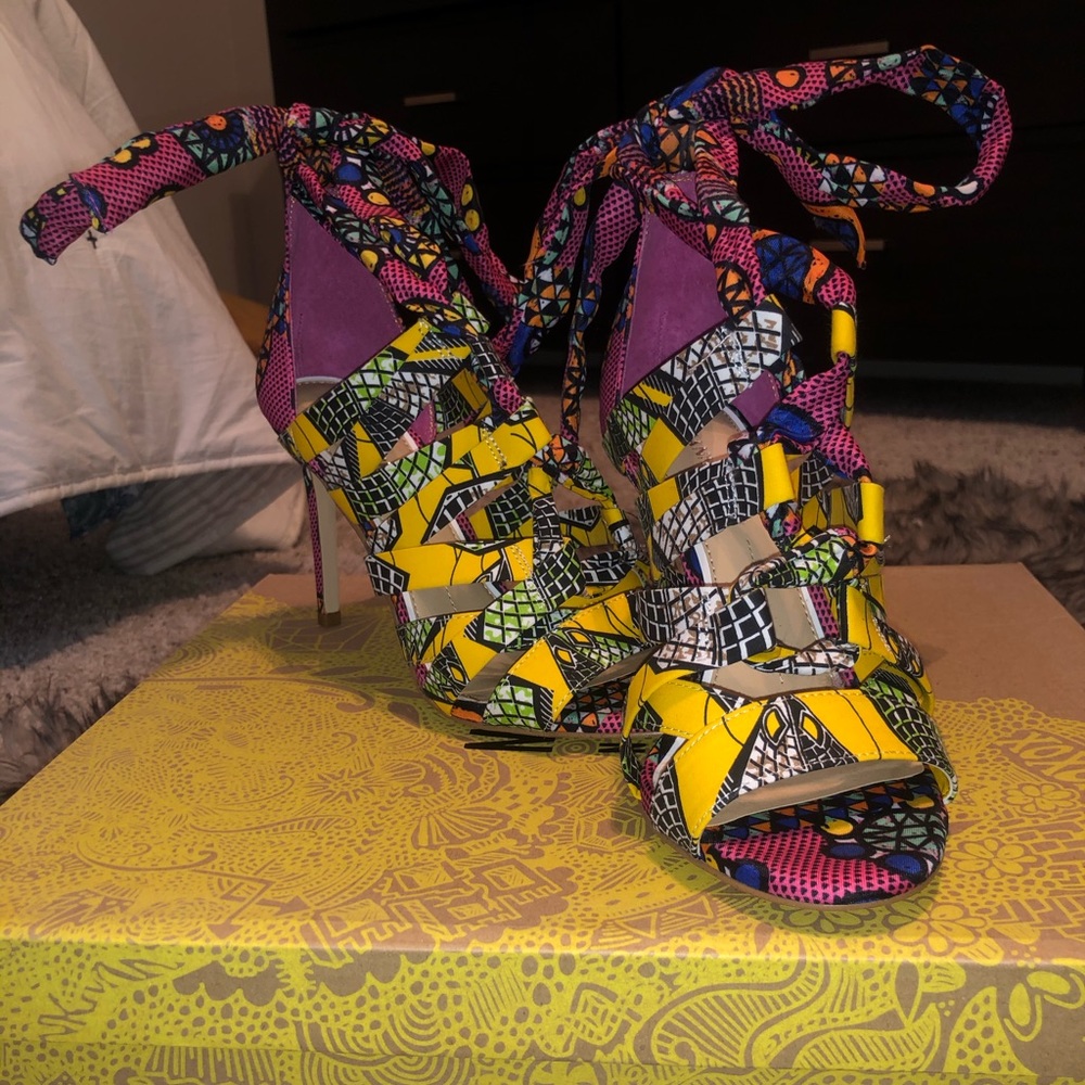 Gianni Bini Multicolor Heels 🤩